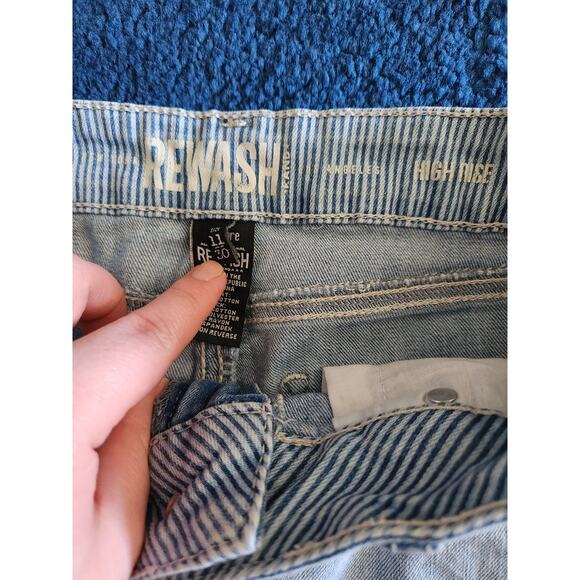 Rewash Women's HighRise Light Wash Denim Cutoff Shorts 11 - Picture 7 of 7